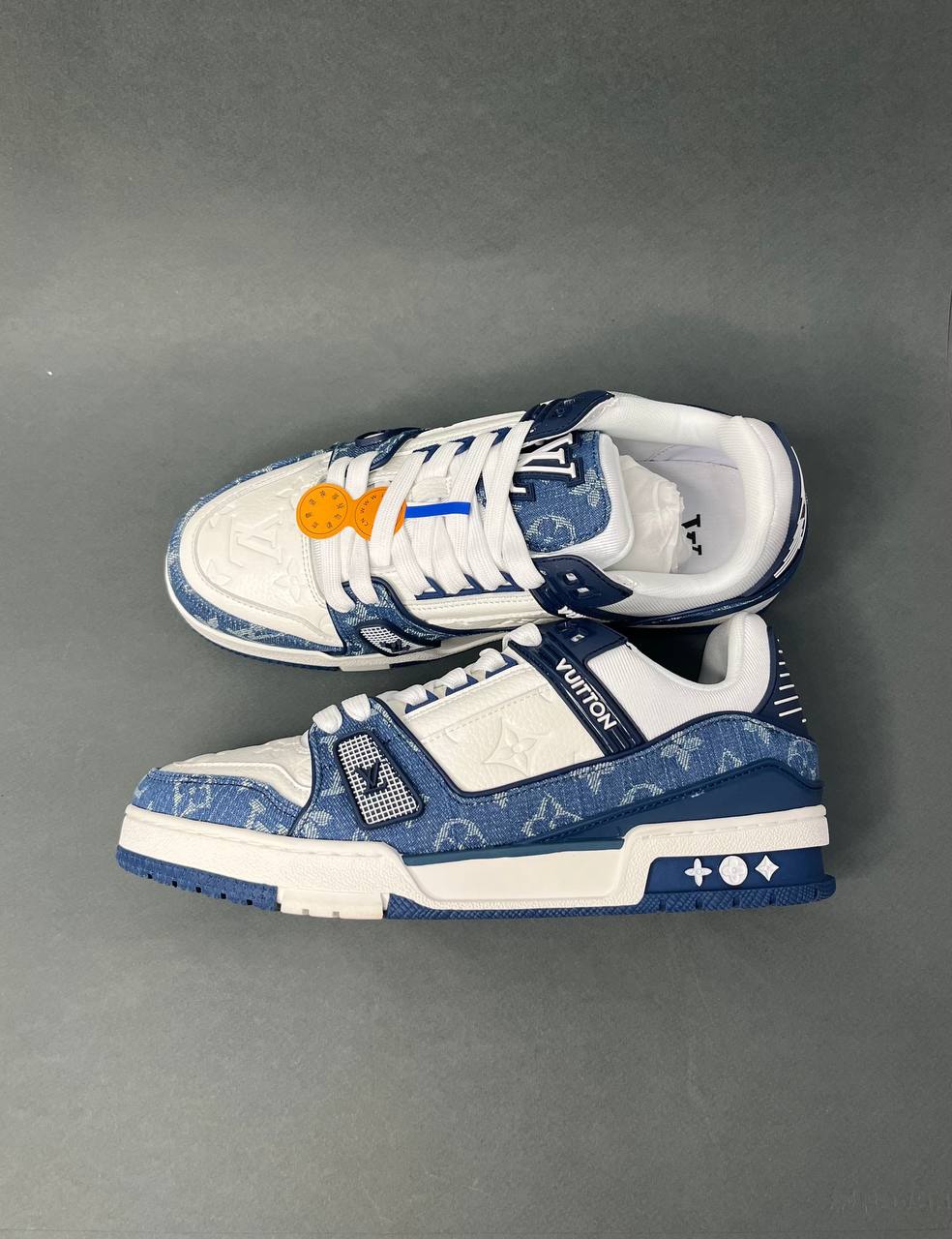 کفش اسپرت مردانه و زنانه لویی ویتون ترینر Louis Vuitton Trainer آبی سفید